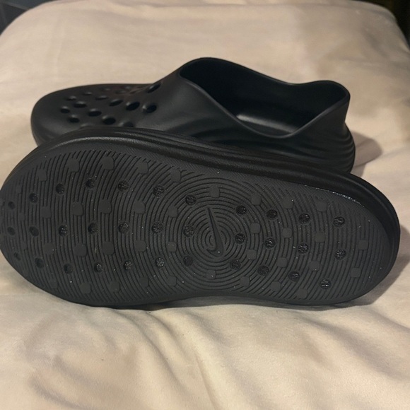 Nike Black Reactx Recovery Shoes - Picture 2 of 3